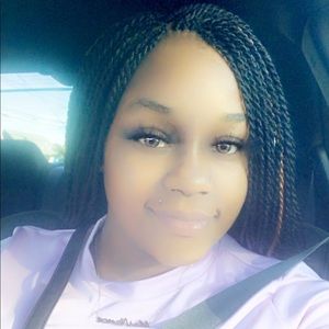 Meet your Posher, Deosha